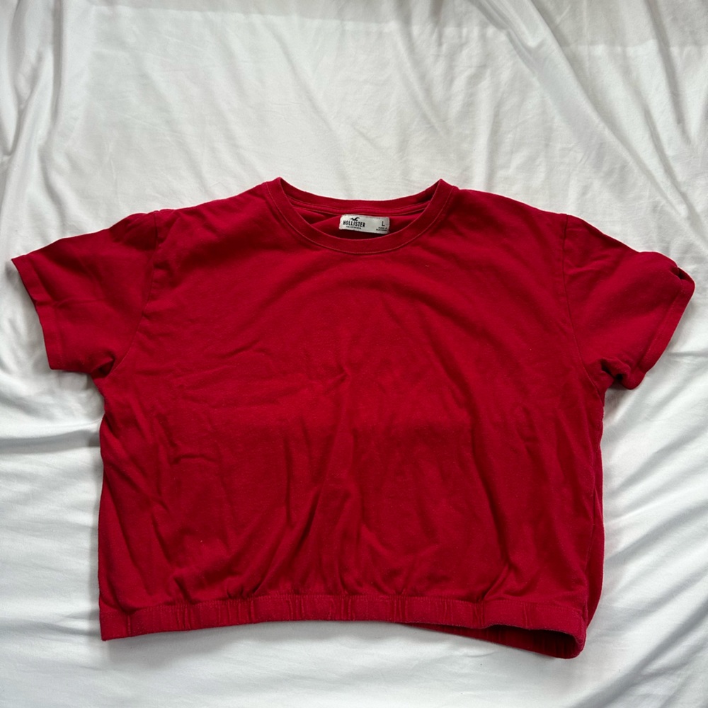 Hollister red cropped short sleeve t shirt